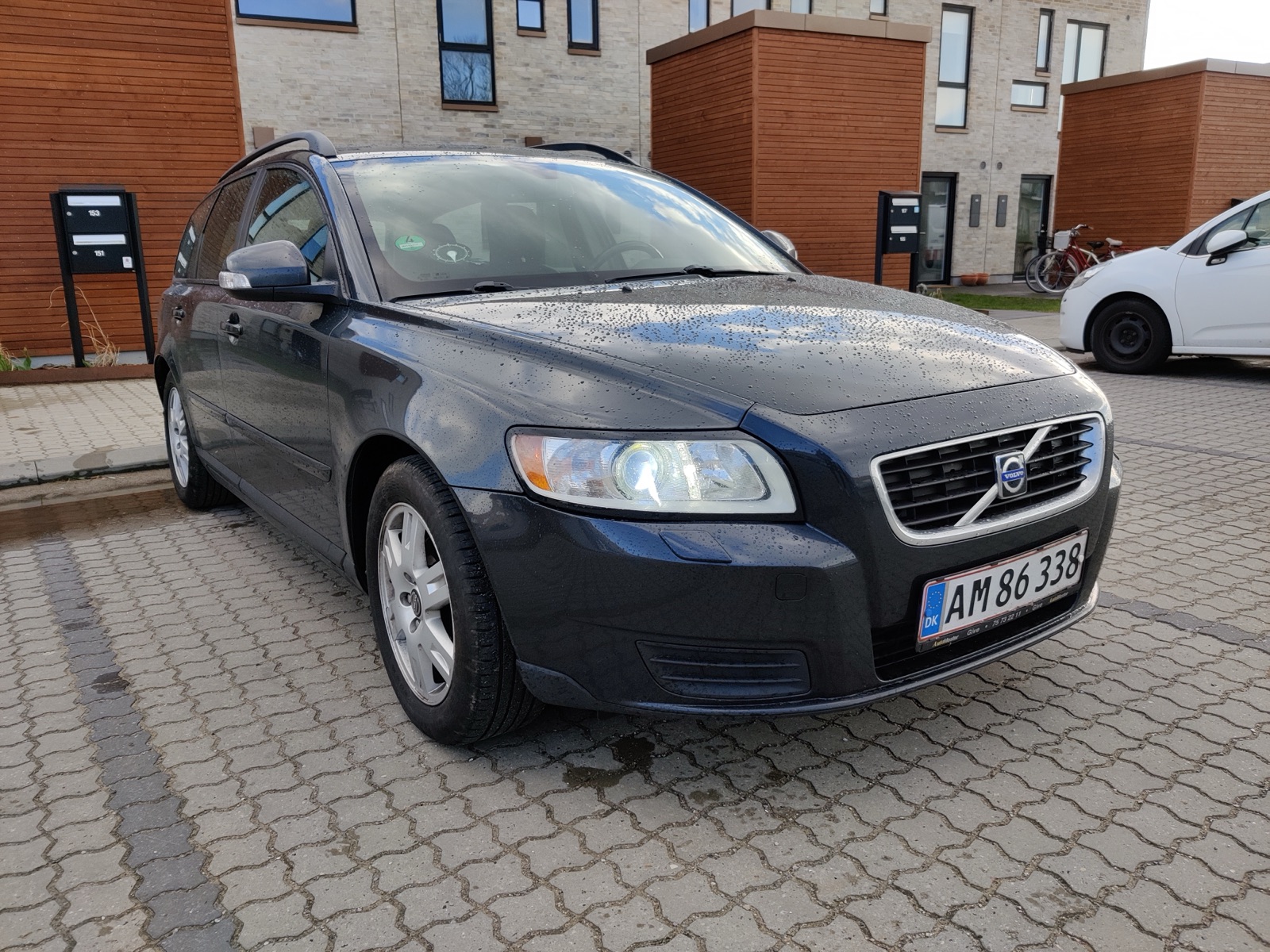 Koksgrå Volvo V50 1.6D DRIVe med 540.000 km